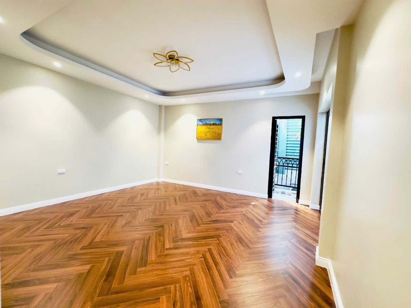 Nhà trên 12 tỷ có ngay em hoa hậu Minh Khai mặt tiền 6m _DT 50m2/5 tầng_Thang máy nhập. - Ảnh 2